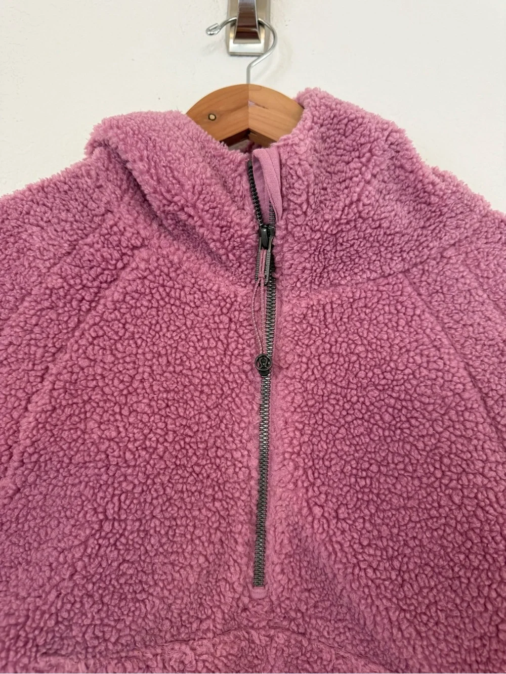 Lululemon Scuba Oversized Cropped Fleece Funnel quarter zip hoodie in size M/L